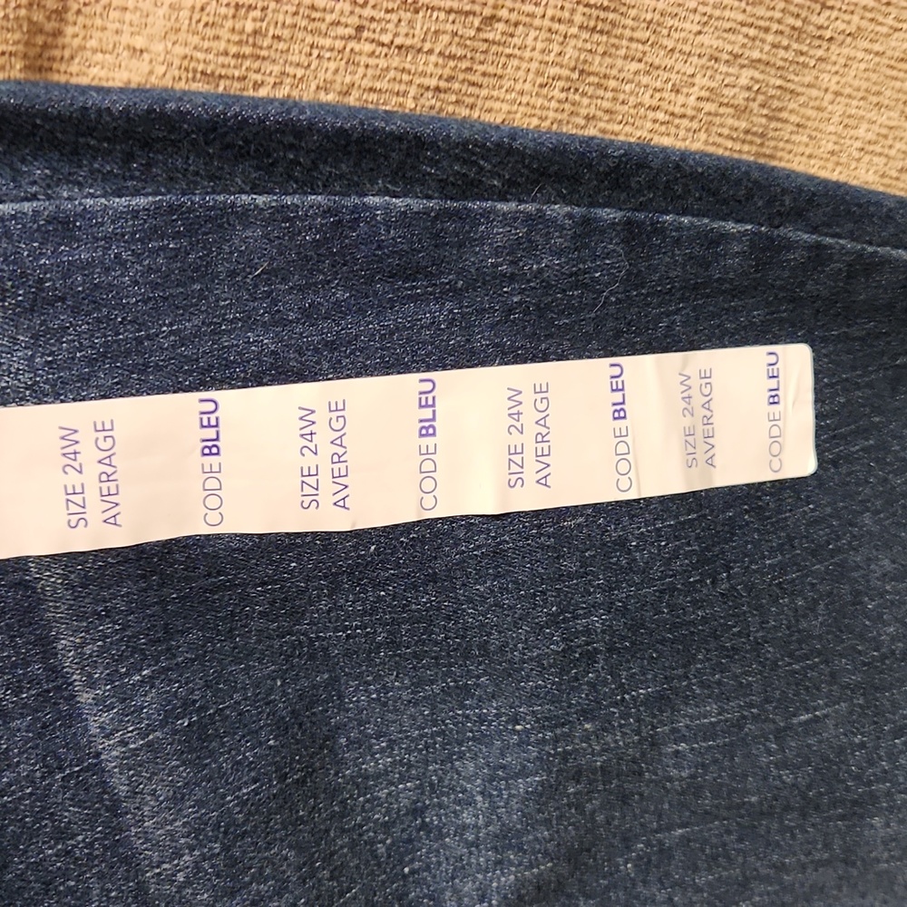 Code Bleu Jean's - Picture 3 of 4